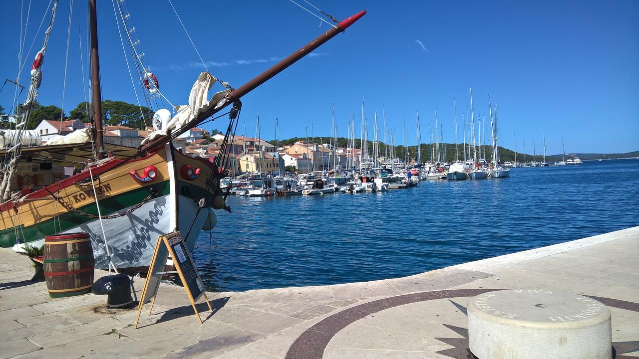 Apartments Suncica Mali Losinj Exterior photo